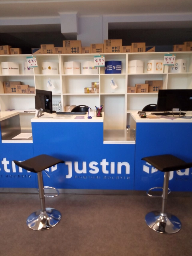 Київ, Маршала Малиновського вул., 25 #1